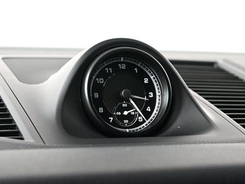 Certified 2025 Porsche Macan image 17