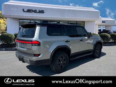 Used 2025 Lexus GX 550 AWD/4WD image 5