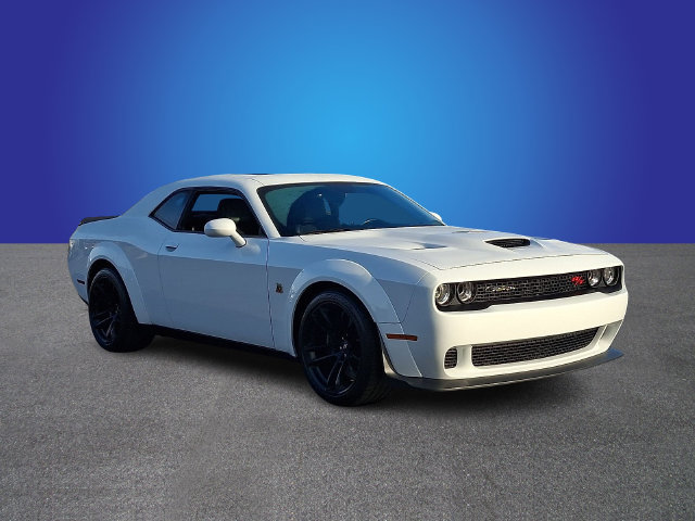 Used 2023 Dodge Challenger R/T Scat Pack RWD image 3