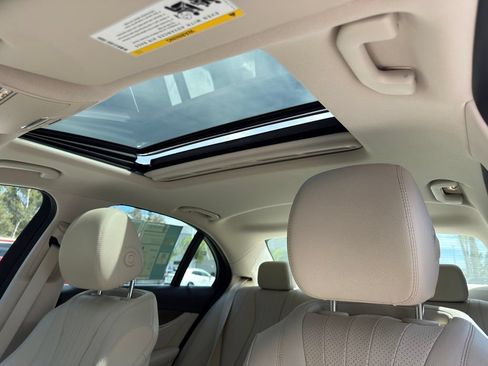 Used 2018 Mercedes-Benz E 300 image 17