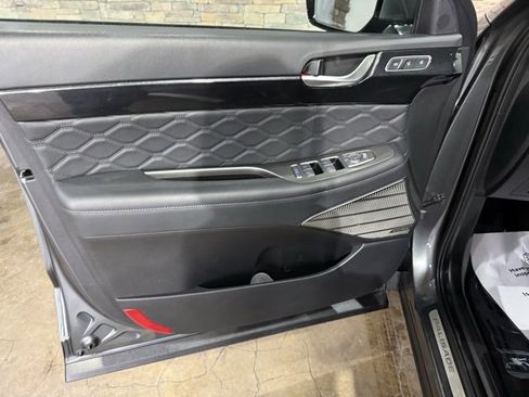 Used 2022 Hyundai Palisade Calligraphy image 11