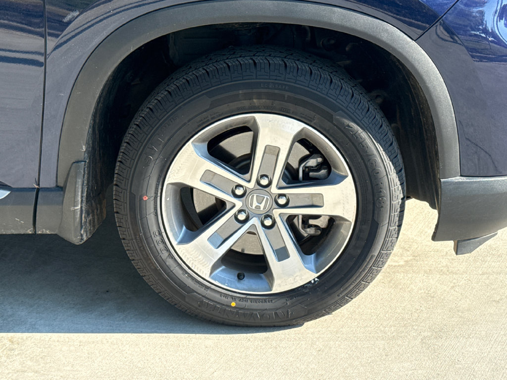 Used 2025 Honda Pilot EX-L image 11