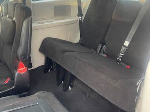 Used 2013 Dodge Grand Caravan SE image 9