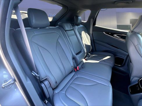 Used 2021 Lincoln Nautilus Reserve FWD image 25