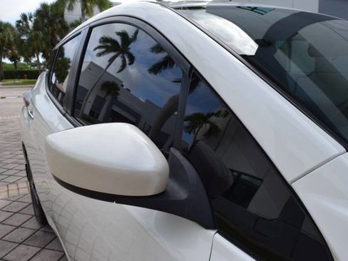 Used 2022 Nissan Leaf SV image 28