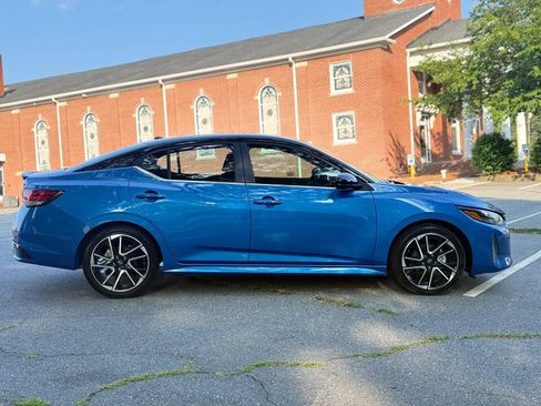 Used 2025 Nissan Sentra SR FWD image 7