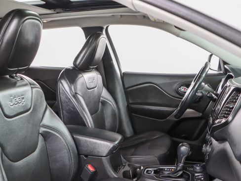 Used 2021 Jeep Cherokee Limited image 27