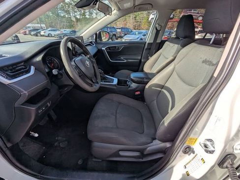 Used 2022 Toyota RAV4 LE image 11