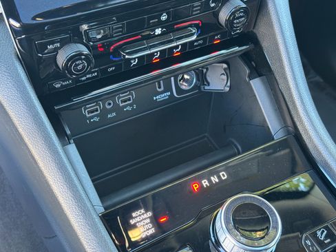 Used 2022 Jeep Grand Cherokee Limited 4xe image 35