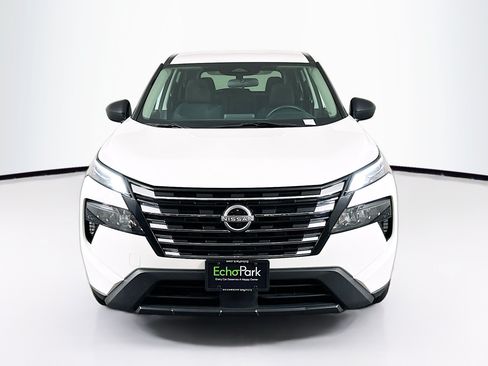 Used 2024 Nissan Rogue S AWD/4WD image 2