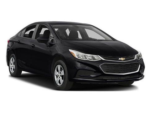 Used 2017 Chevrolet Cruze LS FWD image 9