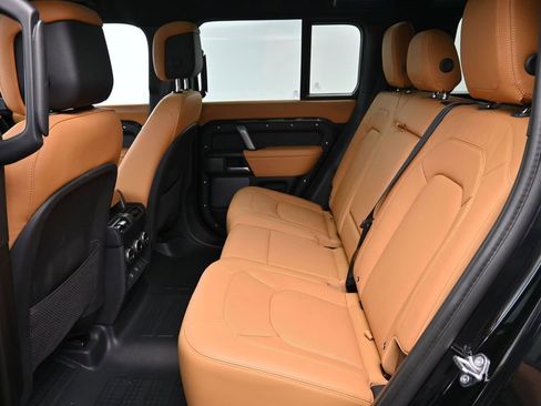 Used 2024 Land Rover Defender 110 V8 image 9