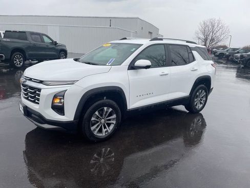 Used 2025 Chevrolet Equinox LT w/ Convenience Package II image 6