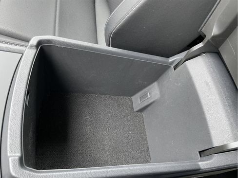 Used 2023 Volkswagen Atlas SE image 33