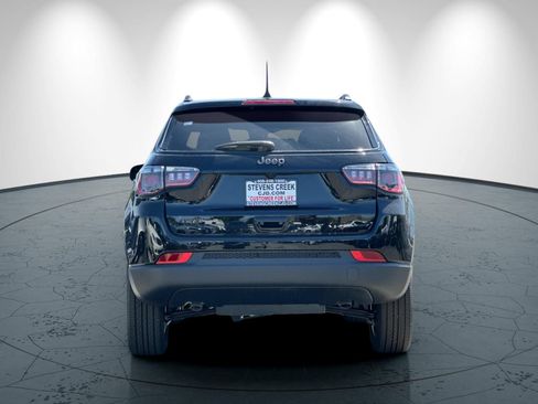 New 2026 Jeep Compass Latitude AWD/4WD image 5