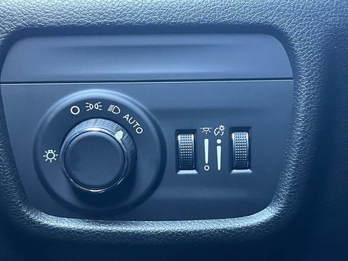 New 2025 Jeep Grand Cherokee Laredo image 12