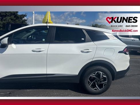 Used 2024 Kia Sportage LX image 7