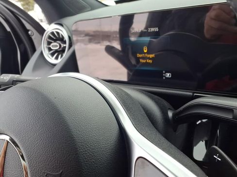 Used 2023 Mercedes-Benz GLA 250 4MATIC image 31