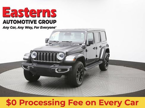 Used 2025 Jeep Wrangler Unlimited Sahara AWD/4WD image 50