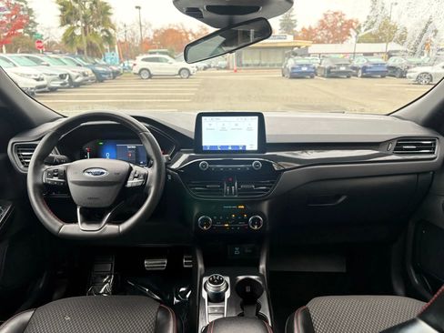Used 2023 Ford Escape ST-Line Select image 25