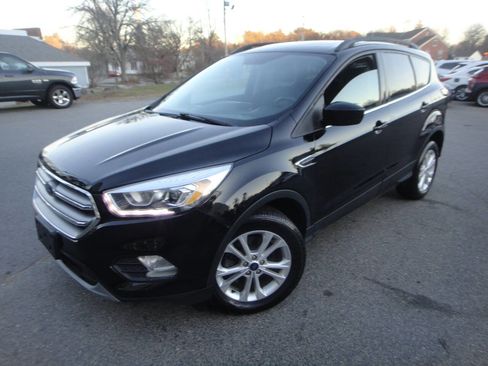 Used 2017 Ford Escape SE w/ SE Leather Comfort Package image 1