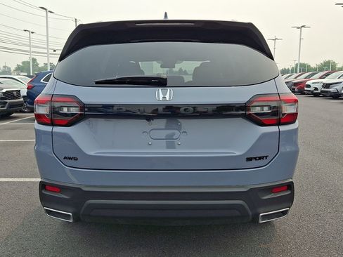 Certified 2025 Honda Pilot Sport image 6