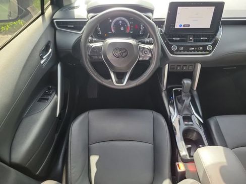 Used 2023 Toyota Corolla Cross XLE AWD/4WD image 10
