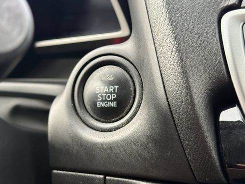 Used 2015 MAZDA MAZDA3 i SV FWD image 20