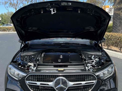 Used 2023 Mercedes-Benz GLC 300 4MATIC w/ Exclusive Trim Package image 24