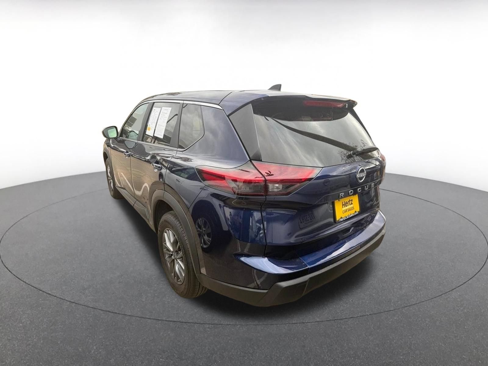 Used 2026 Nissan Rogue SV FWD image 4