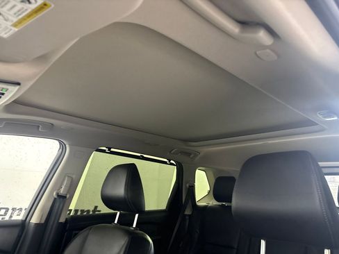 Used 2025 Nissan Rogue SL w/ Tech Package FWD image 10