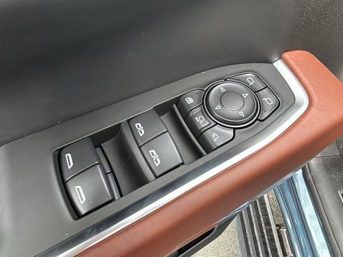 New 2025 GMC Sierra 2500 Denali Ultimate w/ Snow Plow Prep/Camper Package image 11