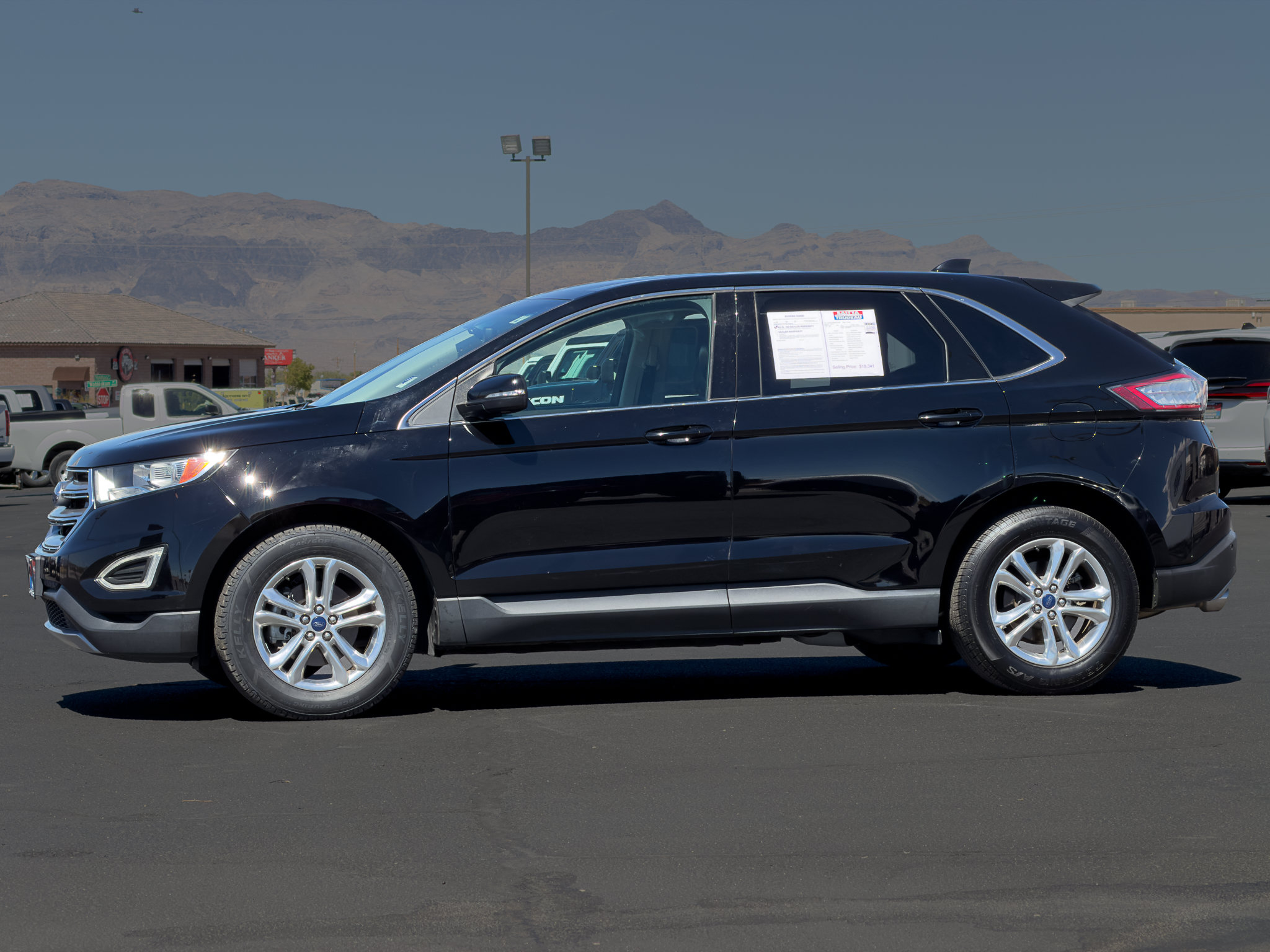 Used 2017 Ford Edge SEL w/ Equipment Group 201A FWD image 2
