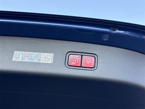 New 2026 Mercedes-Benz GLC 300 4MATIC image 17