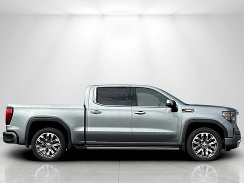 Used 2023 GMC Sierra 1500 Denali w/ Denali Reserve Package AWD/4WD image 2