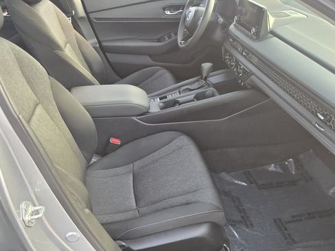 Certified 2025 Honda Accord SE image 16