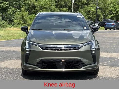 New 2027 Chrysler Pacifica Select w/ Family Tech Group AWD/4WD image 30