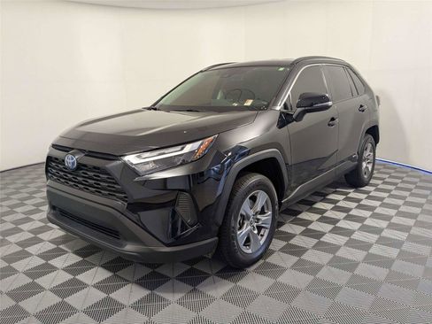 Used 2024 Toyota RAV4 LE AWD/4WD image 2