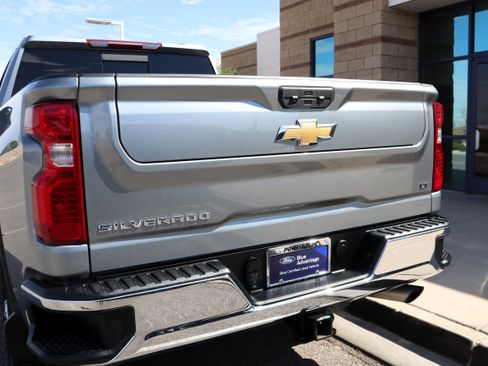 Used 2024 Chevrolet Silverado 2500 LT AWD/4WD image 19