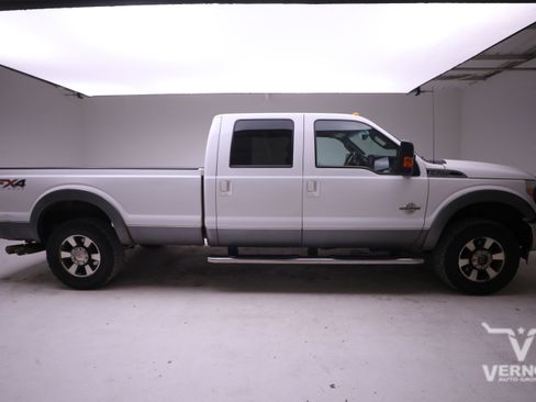 Used 2013 Ford F250 Lariat w/ Lariat Interior Pkg image 6