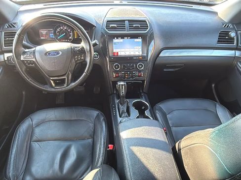 Used 2018 Ford Explorer XLT w/ Equipment Group 202A image 30