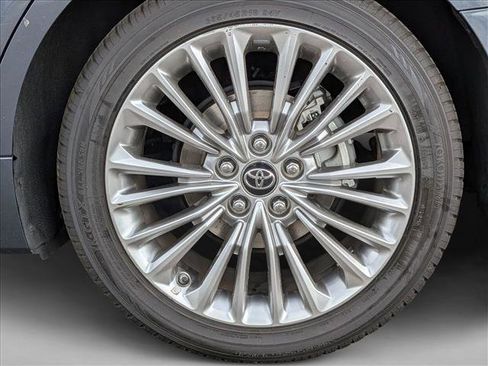 Used 2019 Toyota Avalon Limited w/ Advanced Safety Package FWD image 25