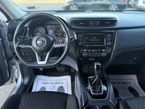 Used 2018 Nissan Rogue SV FWD image 18