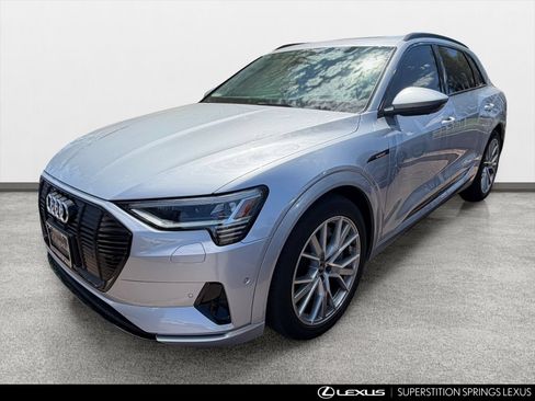Used 2021 Audi e-tron Prestige w/ Prestige Package AWD/4WD image 5