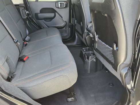 Used 2026 Jeep Wrangler Unlimited Rubicon AWD/4WD image 14