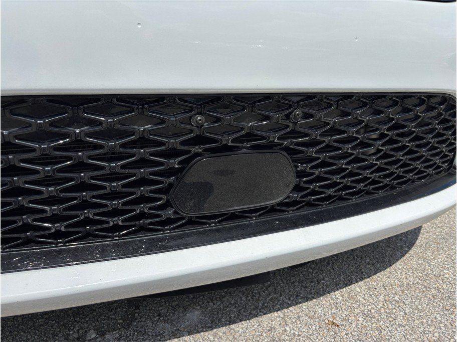 Used 2024 Chrysler Pacifica Limited FWD image 15
