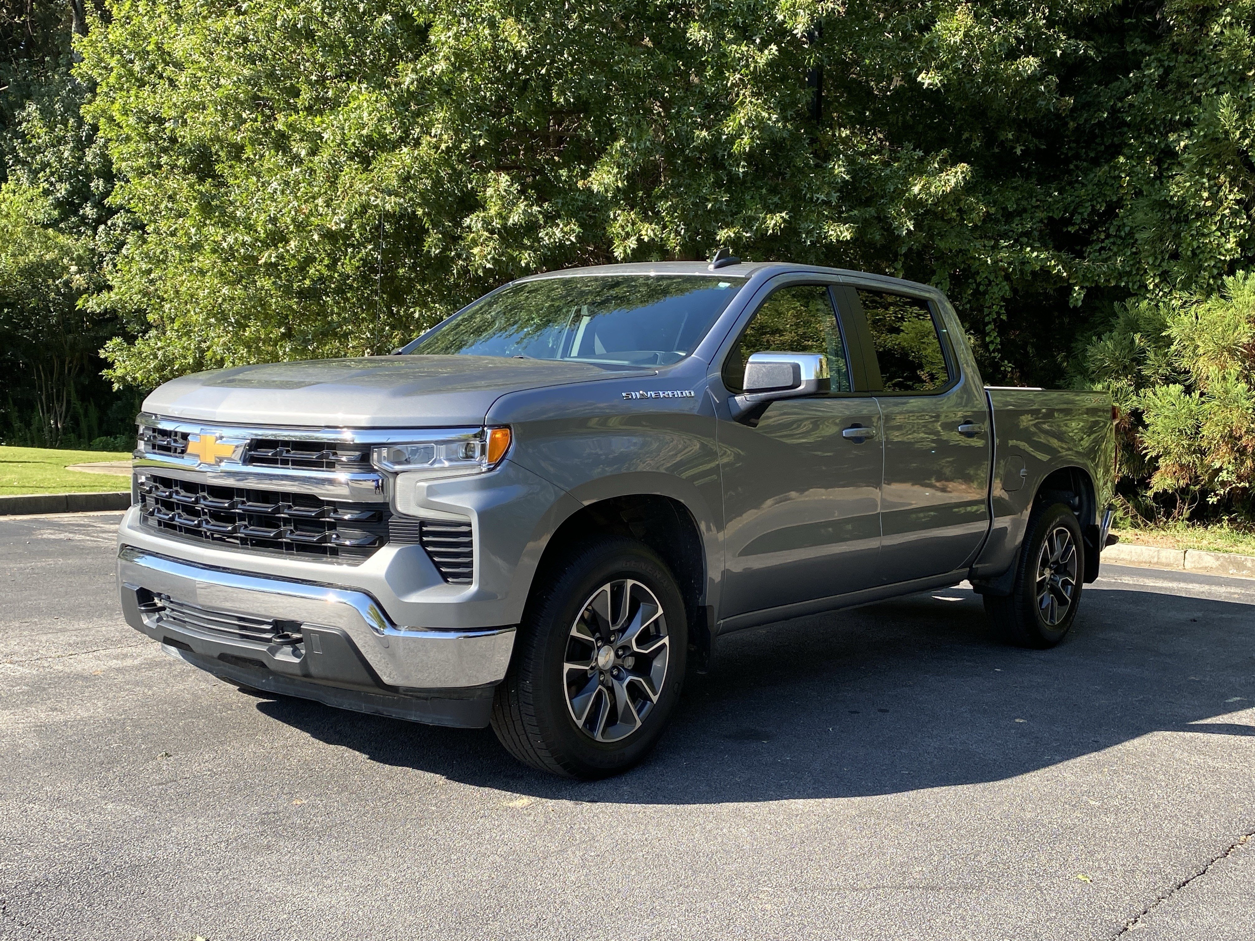 Used 2023 Chevrolet Silverado 1500 LT AWD/4WD image 5
