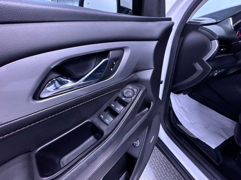 Used 2020 Chevrolet Traverse RS FWD image 12