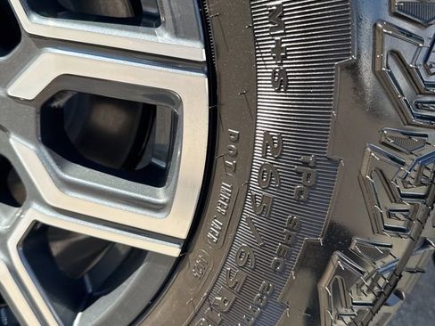 Used 2026 Chevrolet Colorado Z71 w/ Technology Package image 35