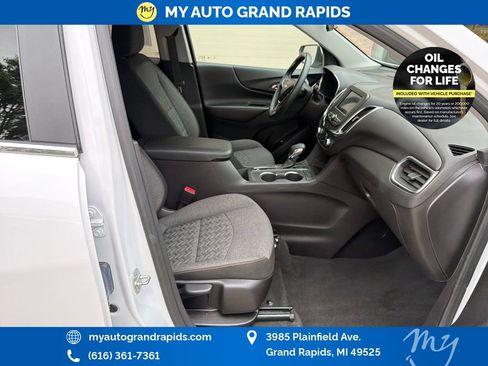 Used 2024 Chevrolet Equinox LT AWD/4WD image 25